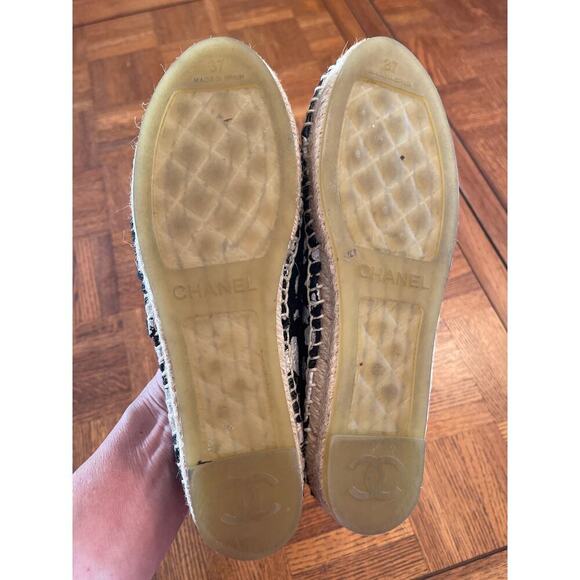 CHANEL
Patent Tweed Splatter Paint Print Cap
Toe CC Espadrilles 37 / 6.5 - Picture 5 of 10